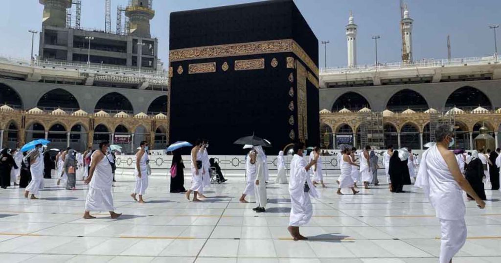 Mecca-reopens-for-limited-umrah-pilgrimage